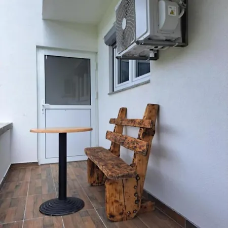 Vikendica Avram-plane * Plane