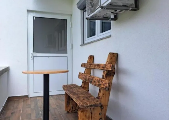 Vikendica Avram-plane * Plane