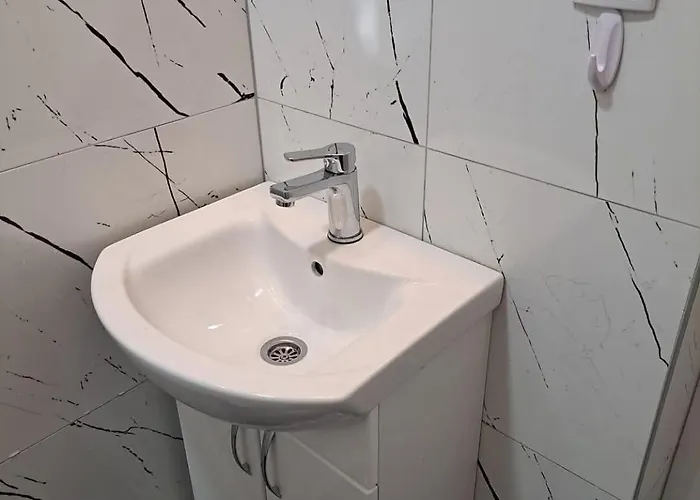 Vikendica Avram-plane * Plane